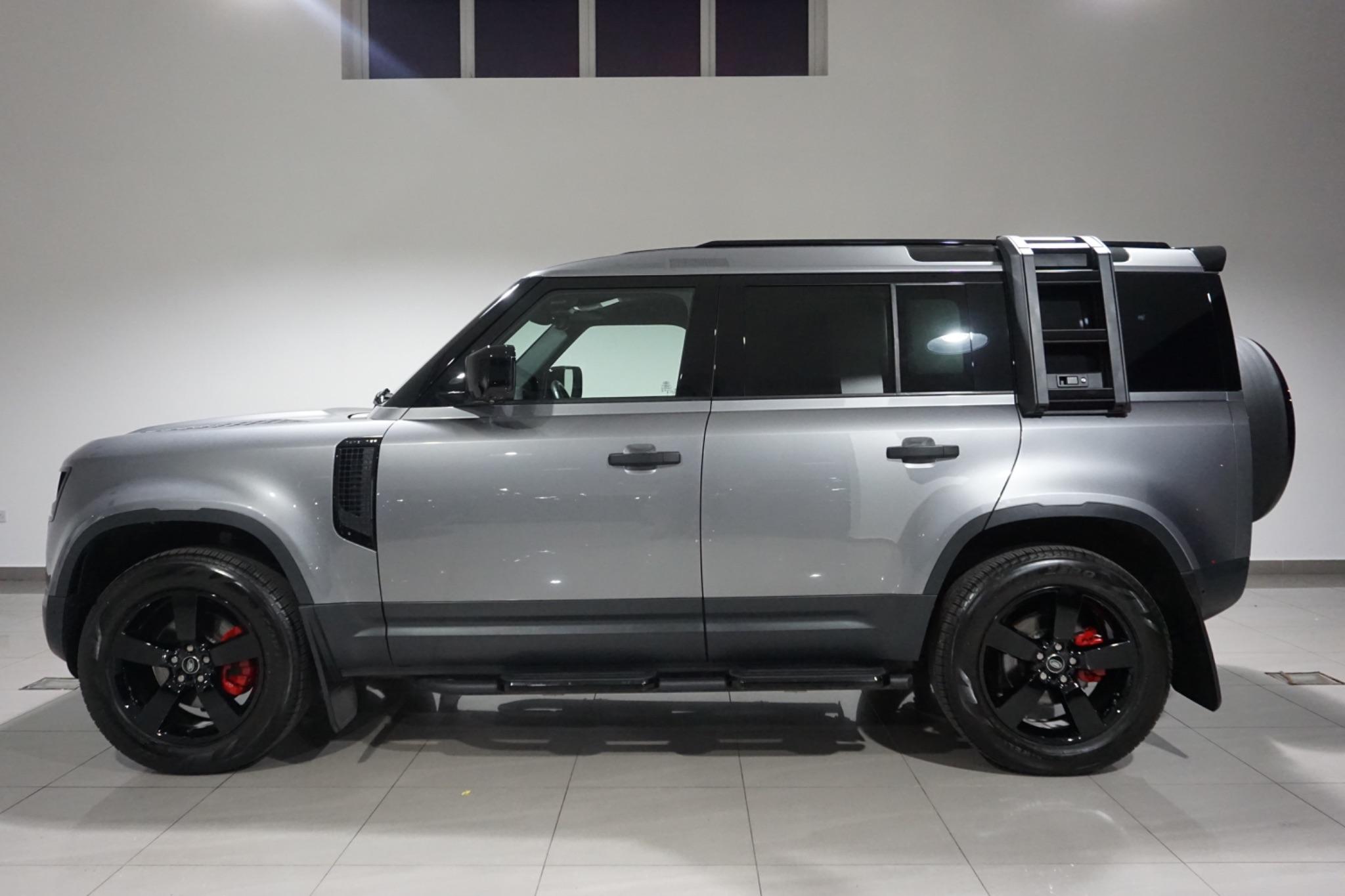 Land Rover Defender 110 3.0 D250 MHEV Hard Top SUV Auto 4WD MWB Euro 6 (s/s) 5dr